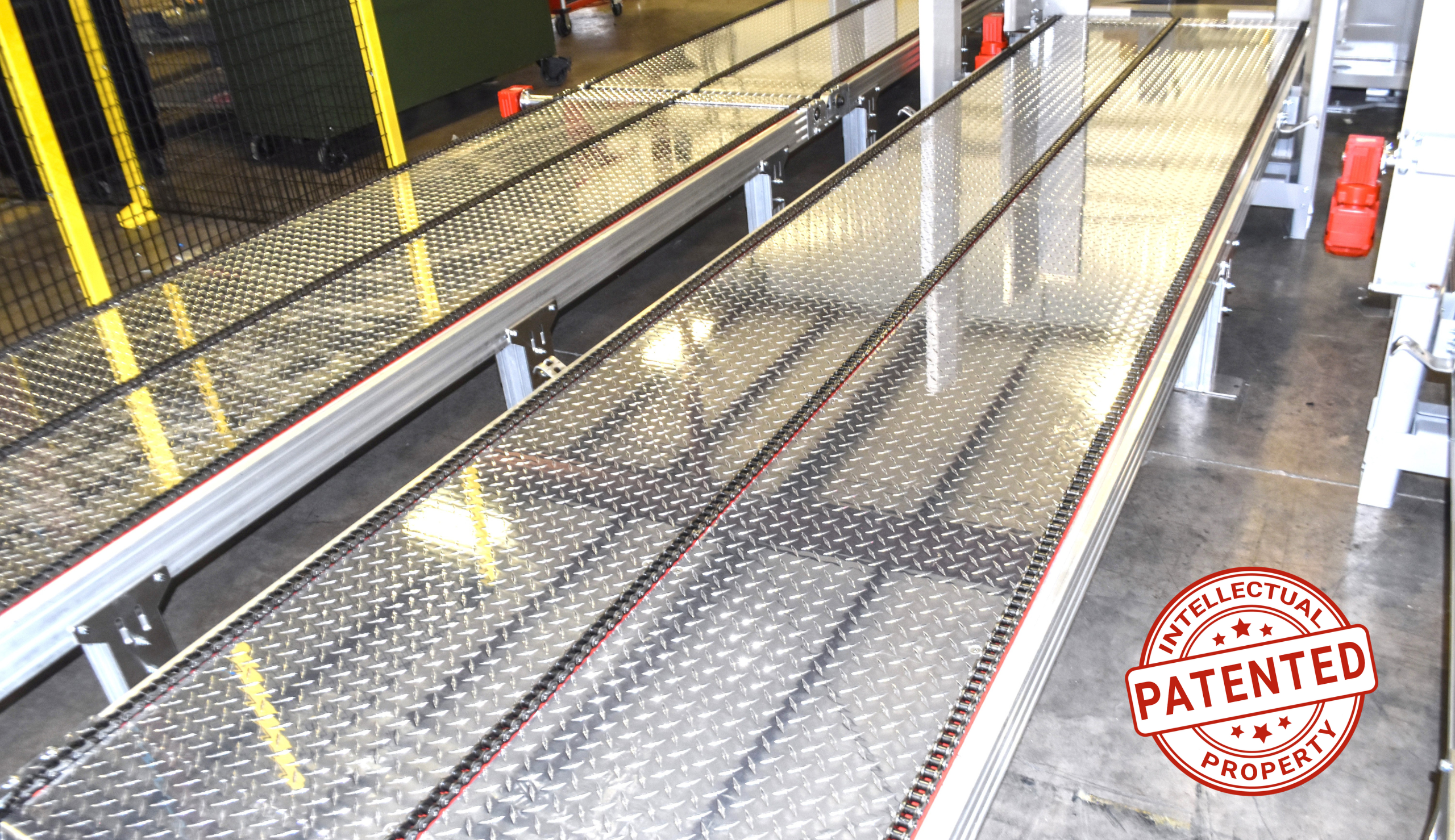 2560 by 1479 px website template Drag Chain Pallet Conveyor